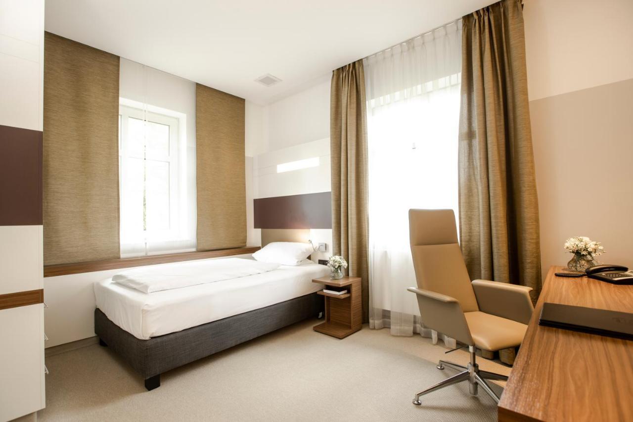 Seminar- & Tagungshotel Grosse Ledder Wermelskirchen Kültér fotó